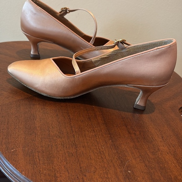 Ballroom dance shoes  satin  light Peach/rose gold  rhinestone buckle
Leather so - Picture 6 of 16